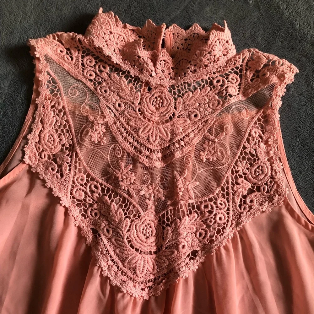 Cute Top - Picture 1 of 8